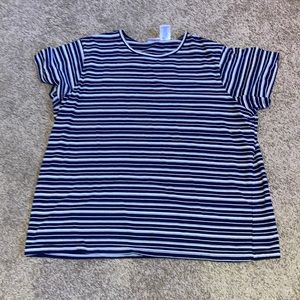 simply basic T-shirt